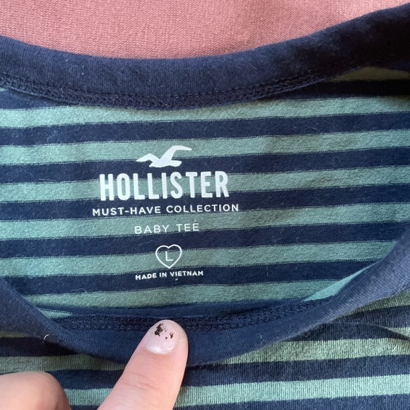 Hollister must have collection baby tee super soft and comfy. Size Large - Picture 2 of 7